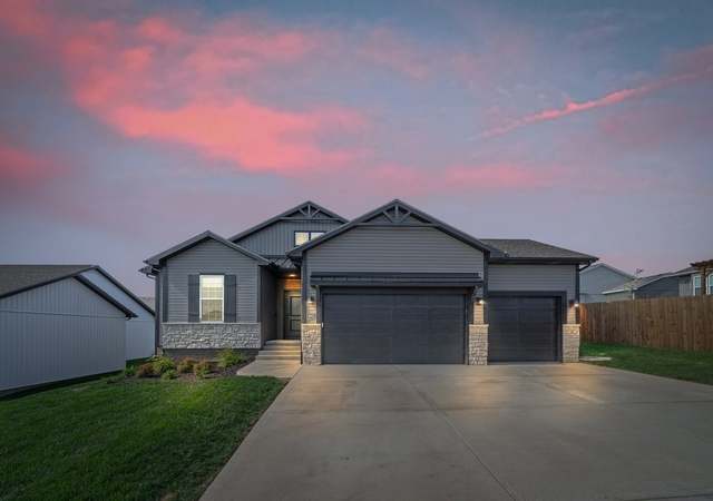 Property at 4001 NW 95th St, Kansas City, MO 64154, 3 beds, 2 baths