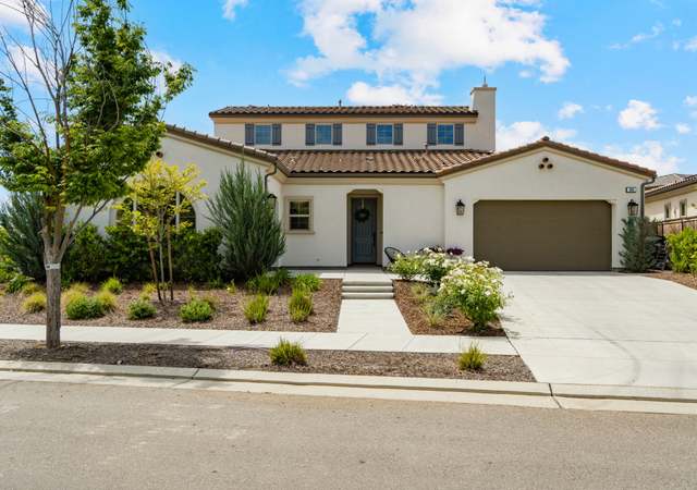 Property at 898 Overstone Ave, Madera, CA 93636, 4 beds, 3.5 baths