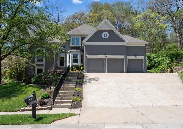 Property at 7600 N Chestnut Ave, Gladstone, MO 64119, 5 beds, 4.5 baths