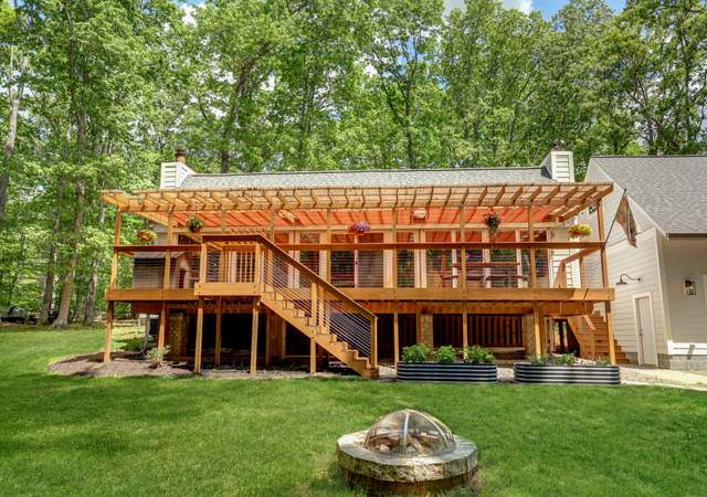 Property at 11224 Goldflower Ct, Fairfax Station, VA 22039, 3 beds, 2.5 baths