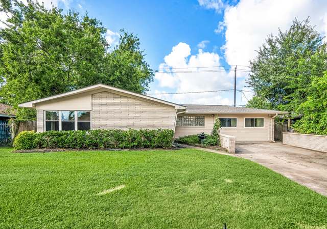 Photo of 5001 Libbey Ln, Houston, TX 77092