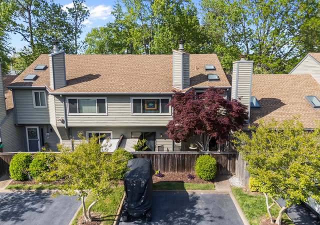 Photo of 1526 Colonnade Dr, Virginia Beach, VA 23451