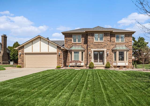 Property at 37174 Fairfax Dr, Livonia, MI 48152, 4 beds, 2.5 baths