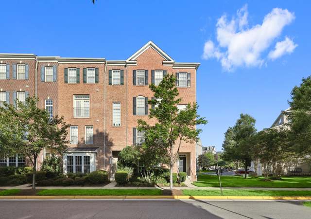 Property at 2137 Abbottsbury Way, Woodbridge, VA 22191, 2 beds, 2.5 baths