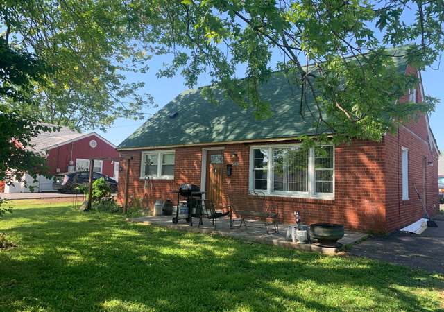 Property at 5409 Count Fleet Dr, Louisville, KY 40272, 4 beds, 1 bath