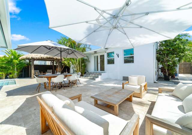 Property at 425 32nd St, West Palm Beach, FL 33407, 4 beds, 3 baths