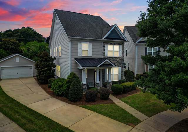 Property at 8702 Aspinwall Dr, Charlotte, NC 28216, 3 beds, 2.5 baths