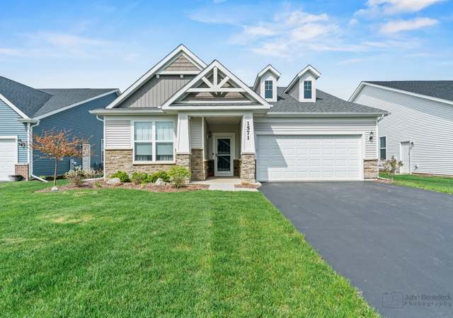 Property at 1571 Timberland Dr, Algonquin, IL 60102, 2 beds, 2 baths