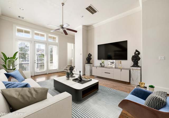 Property at 1027 Saint Charles St, Houston, TX 77003, 4 beds, 4.5 baths