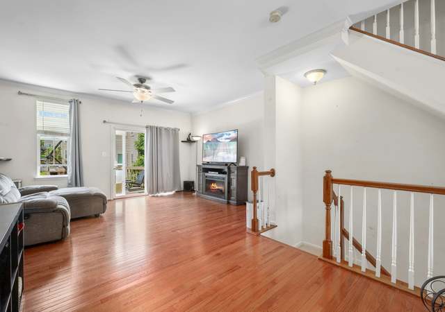 Photo of 2907 Chinkapin Oak Ln #245, Woodbridge, VA 22191