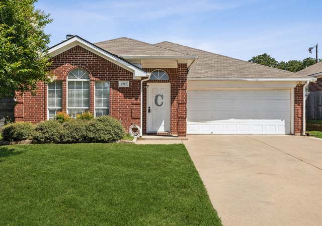 Property at 4917 Bradley Ln, Arlington, TX 76017, 3 beds, 2 baths