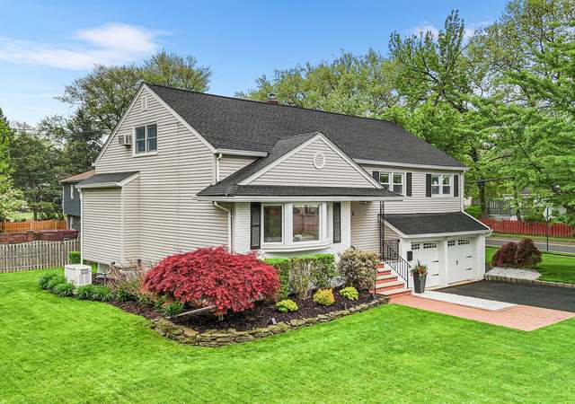 Photo of 2 Christy Ln, Springfield Twp., NJ 07081-2707