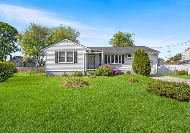 Property at 21 Berg Ave, Hamilton, NJ 08610, 3 beds, 1.5 baths
