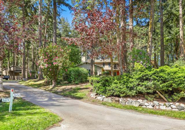 Photo of 1614 McKinnon Dr, Oak Harbor, WA 98277