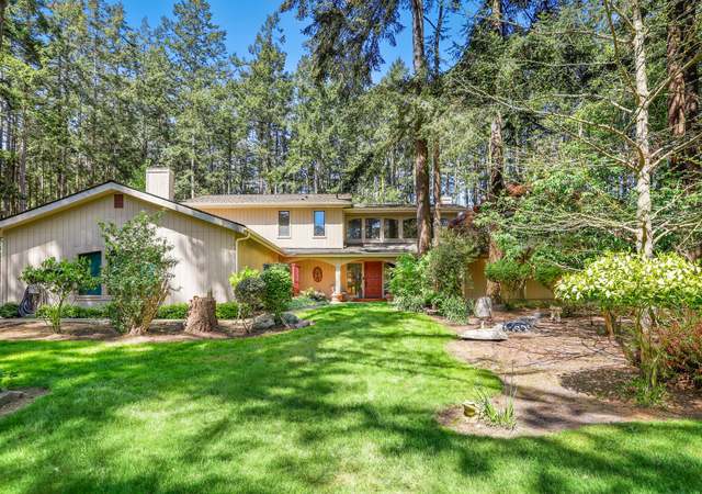 Property at 1614 McKinnon Dr, Oak Harbor, WA 98277, 4 beds, 3.5 baths
