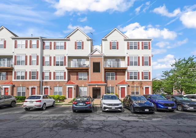 Property at 2490 Quick St #302, Herndon, VA 20171, 2 beds, 2.5 baths