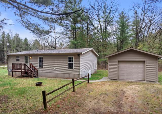 Property at W4248 Wildwood Dr, Mauston, WI 53948, 3 beds, 2 baths