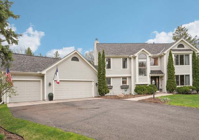 Photo of 9762 Wedgewood Alcove, Woodbury, MN 55125