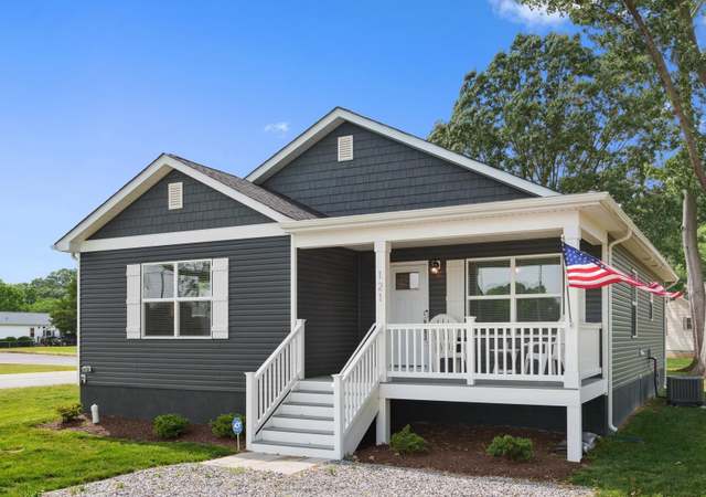 Photo of 121 1st St, Colonial Beach, VA 22443