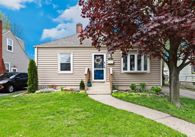 Property at 2633 Lincoln St, Highland, IN 46322, 2 beds, 1 bath