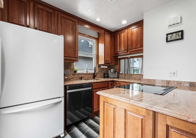 Photo of 51 Cherry St, Fairhaven, MA 02719
