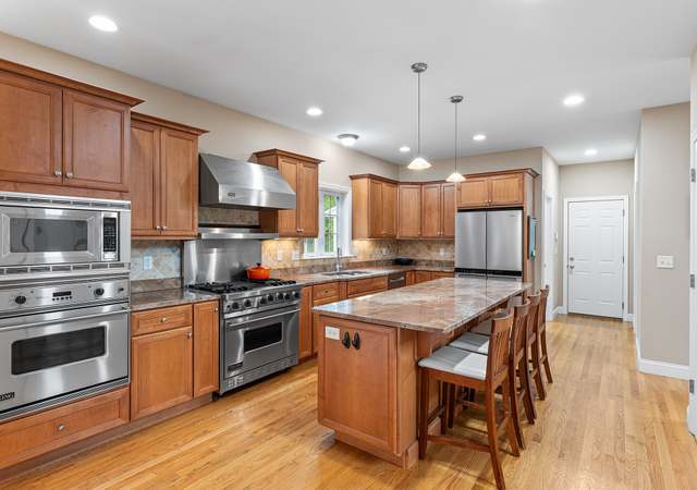 Photo of 11 Aldo Dr, Woodbridge, CT 06525