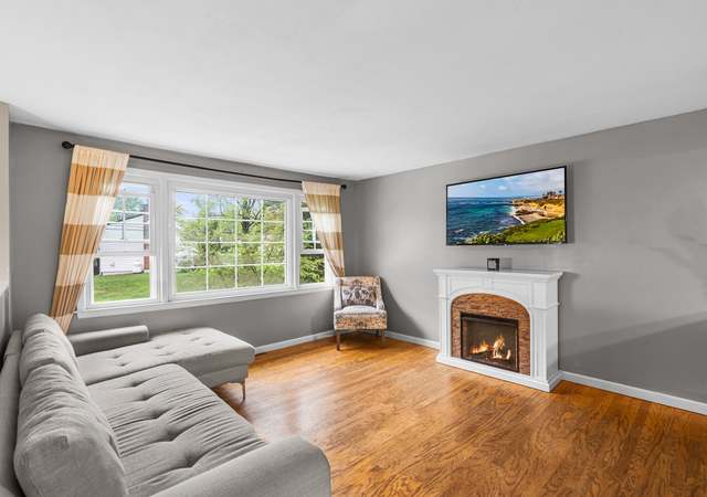 Photo of 1 Glen Cir, Seymour, CT 06483