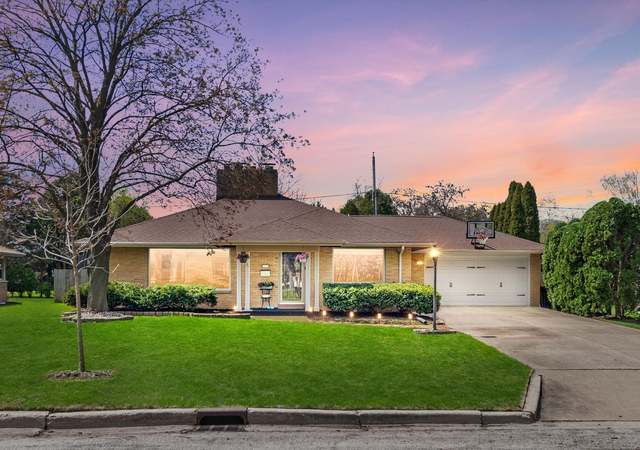 Property at 9933 W Argonne Dr, Wauwatosa, WI 53222, 3 beds, 2.5 baths