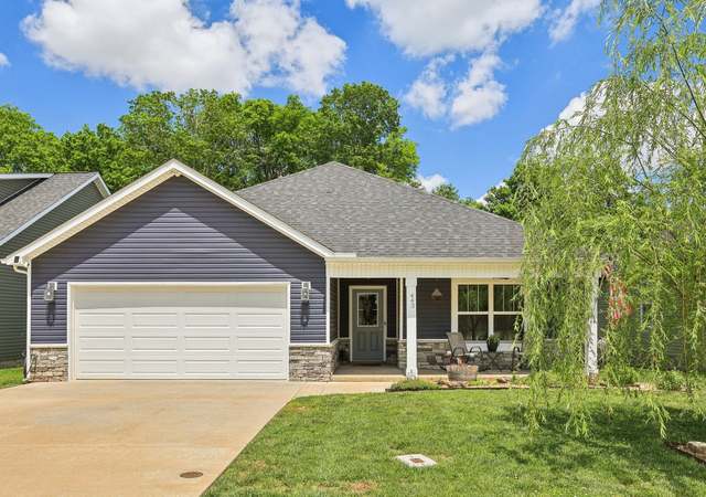 Property at 443 Kinslow Ct, Clarksville, TN 37040, 3 beds, 2 baths