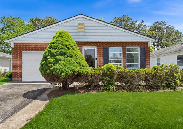 Property at 26 Buena Visa Dr, Toms River, NJ 08757, 2 beds, 2 baths