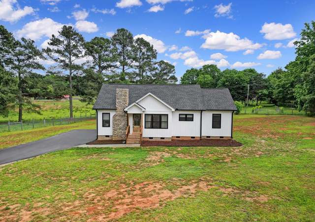 Property at 456 Rainbow Cir, Clover, SC 29710, 3 beds, 2 baths