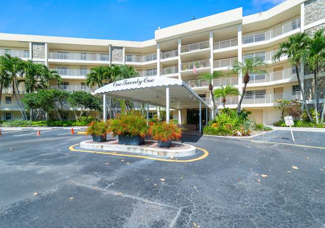 Property at 800 Cypress Grove Dr #211, Pompano Beach, FL 33069, 3 beds, 2.5 baths