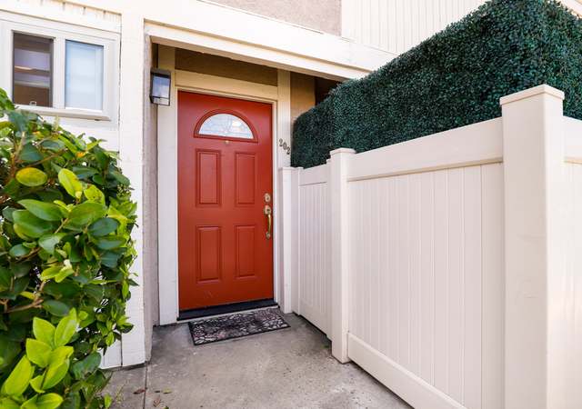 Property at 10159 De Soto Ave #202, Chatsworth, CA 91311, 3 beds, 2.5 baths