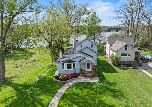 Photo of 1307 Tower Ln, Cary, IL 60013