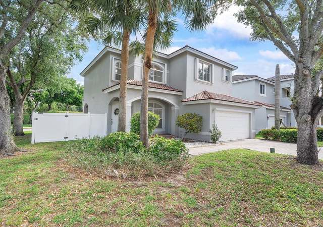 Property at 7865 NW 19th Ct, Hollywood, FL 33024, 3 beds, 2.5 baths