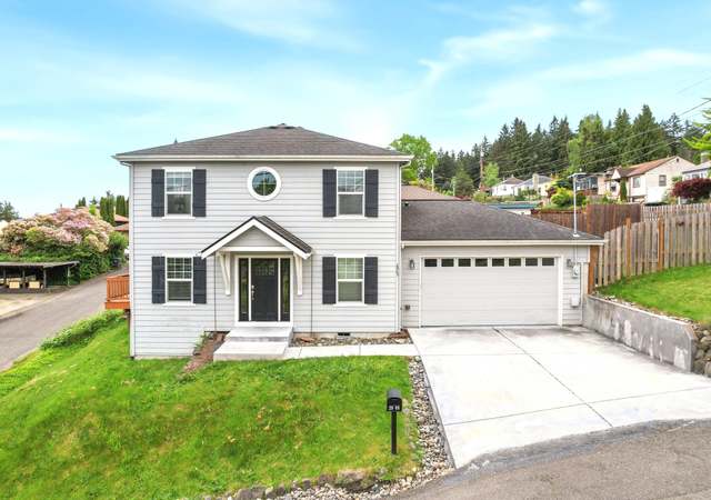 Property at 2965 9th St, Bremerton, WA 98312, 3 beds, 2.5 baths
