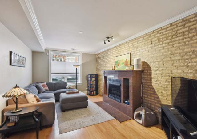 Photo of 4442 N Hazel St Unit T, Chicago, IL 60640