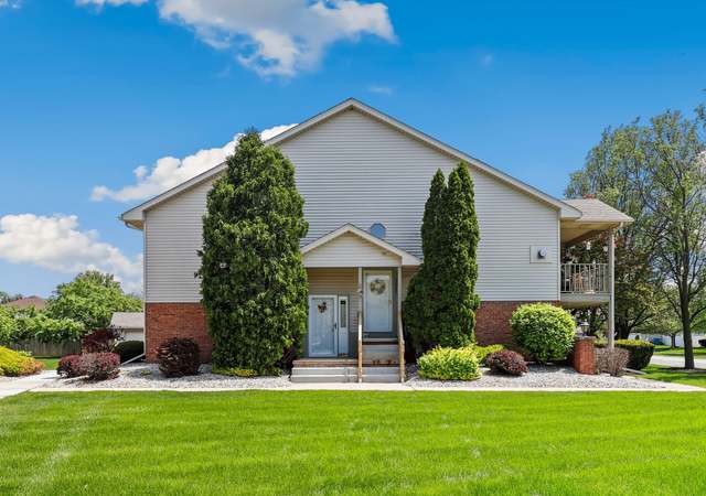 Photo of 9845 Parkway Dr, Highland, IN 46322