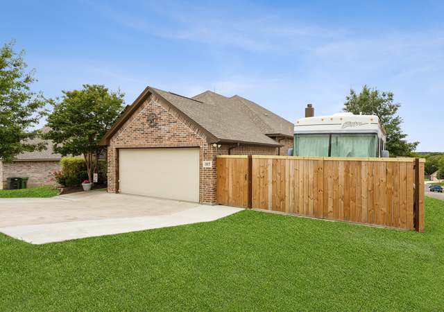 Property at 317 Red Dr, Aledo, TX 76008, 3 beds, 2 baths