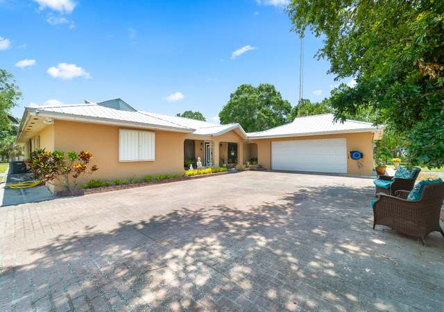 Property at 155 N Romero St, Clewiston, FL 33440, 4 beds, 3 baths