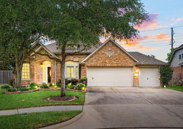 Property at 852 Shoal Pointe Ln, League City, TX 77573, 3 beds, 3.5 baths