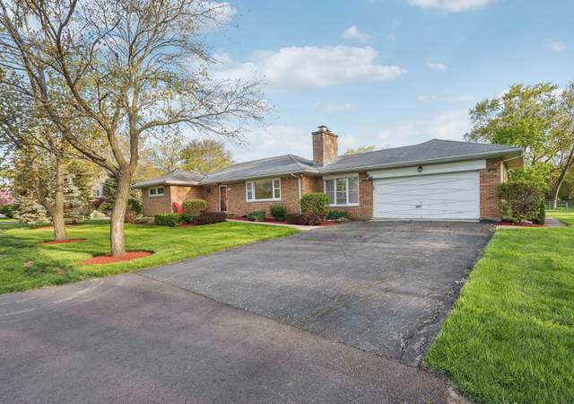 Property at 110 W Maude Ave, Arlington Heights, IL 60004, 3 beds, 2.5 baths