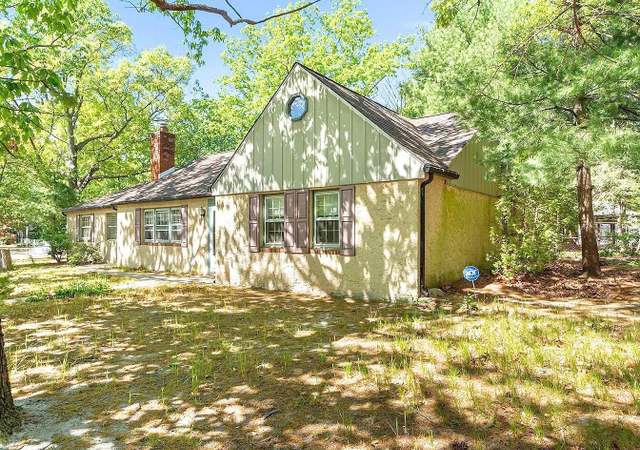 Property at 98 Spruce Ln, Pine Hill, NJ 08021, 3 beds, 1.5 baths