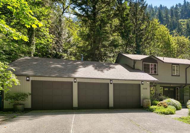 Property at 24016 SE 111th St, Issaquah, WA 98027, 4 beds, 2.5 baths