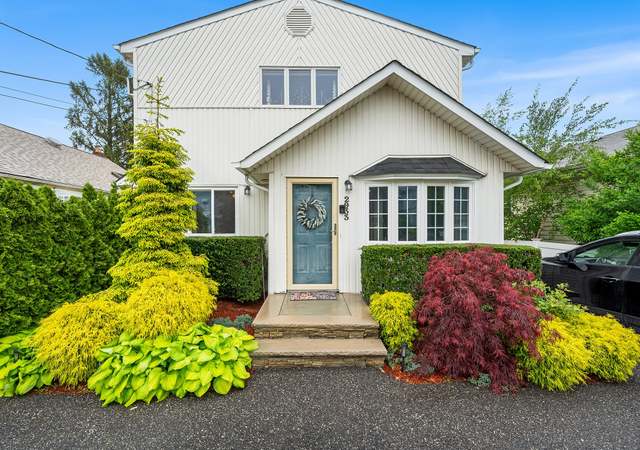 Photo of 2933 Marlborough Rd, Oceanside, NY 11572