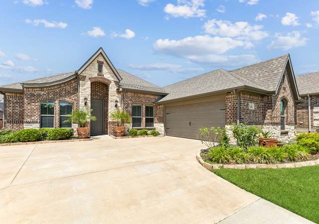 Property at 121 Quail Run Rd, Red Oak, TX 75154, 4 beds, 2 baths