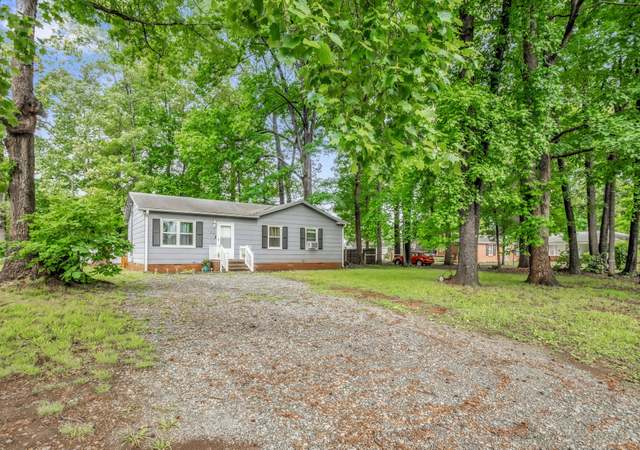 Photo of 1606 Brannock Dr, Greensboro, NC 27406