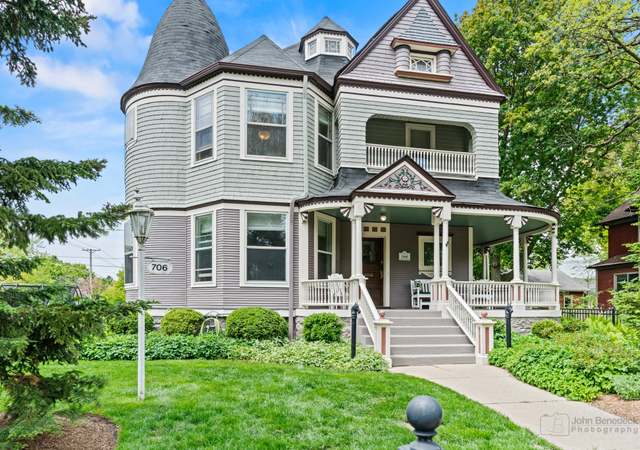 Property at 706 Douglas Ave, Elgin, IL 60120, 4 beds, 2.5 baths