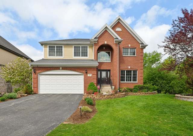 Property at 28 W Summerset Ct, Palatine, IL 60067, 5 beds, 4 baths