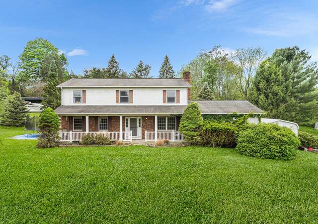 Property at 194 Overlook Rd, Poughkeepsie, NY 12603, 4 beds, 2.5 baths